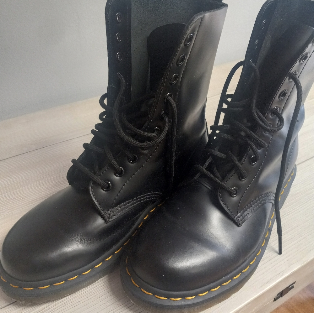 Doc Martens Unworn